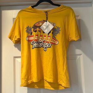 Daydreamer The Beach Boys Yellow Graphic Band Tee NWT Size small